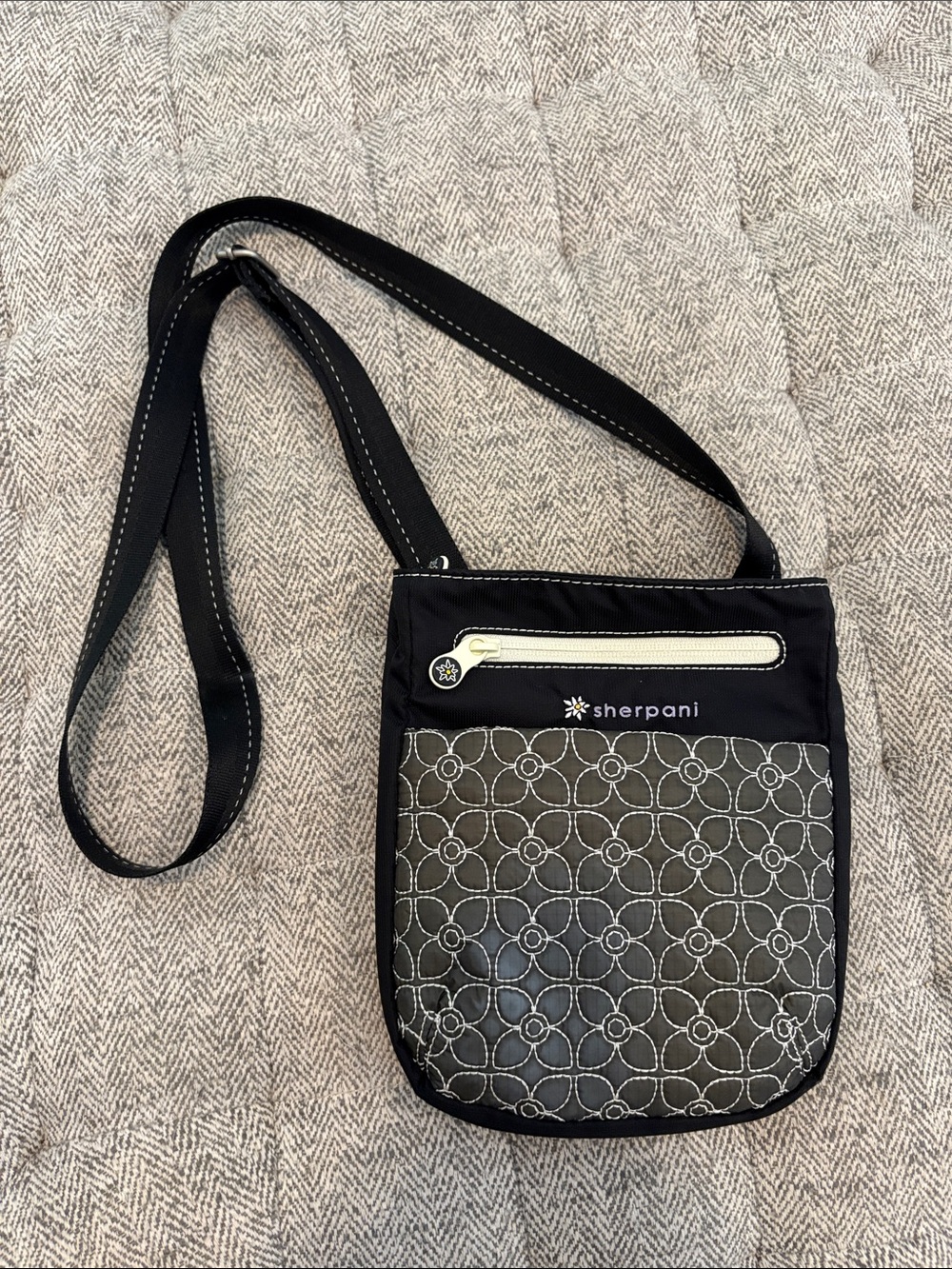 sherpani crossbody bag